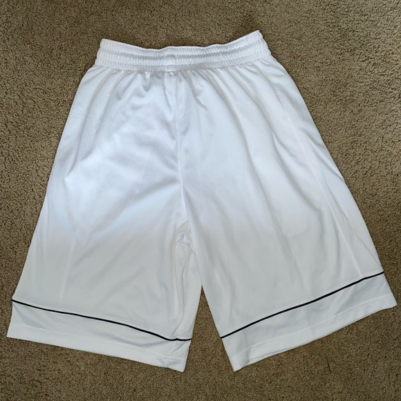 Nike shorts - Picture 2 of 3